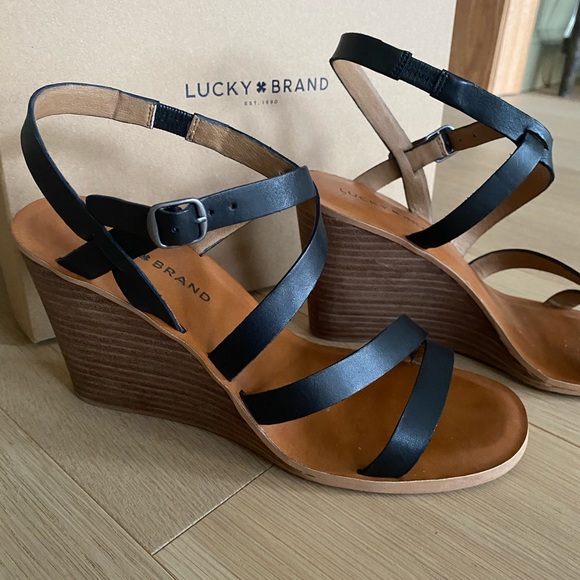 lucky brand noemia wedge